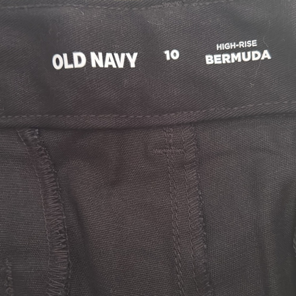 Old Navy Black Women's Bermuda Shorts - Picture 4 of 5